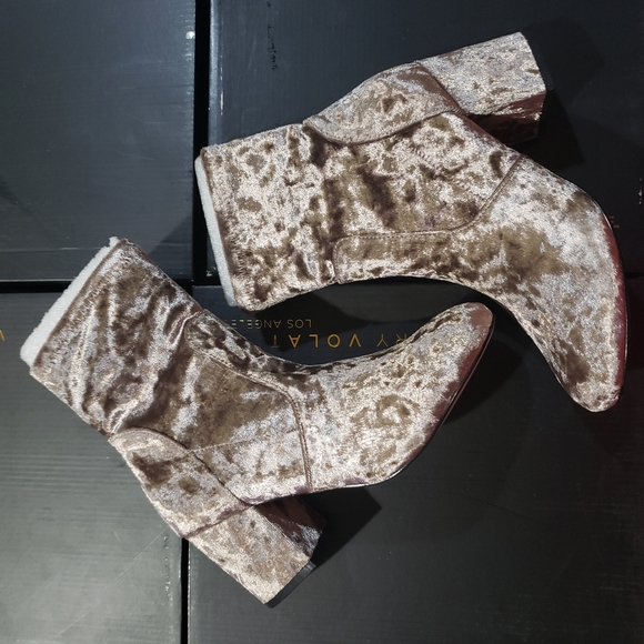 Very Volatile Eclipses Taupe Brand New in Box Rare - Picture 1 of 5